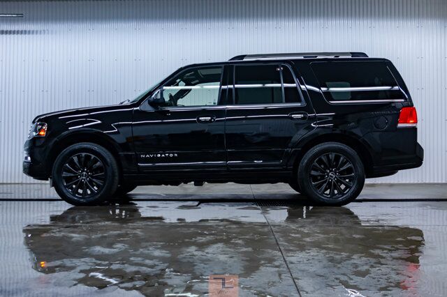 2017 Lincoln Navigator AWD Select Leather Roof Nav BCam Red Deer AB