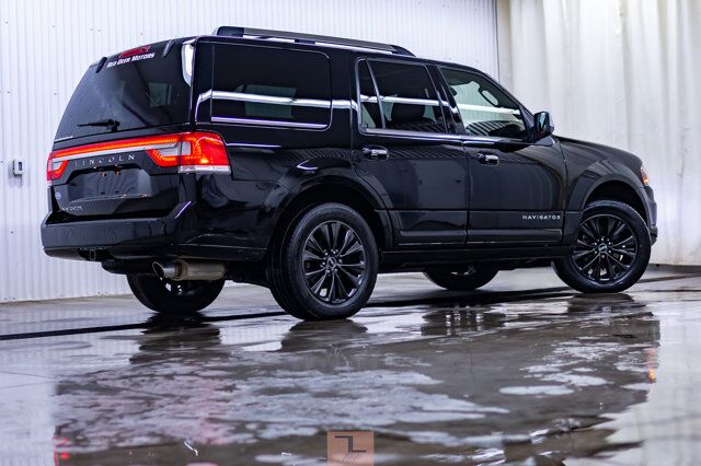 2017 Lincoln Navigator AWD Select Leather Roof Nav BCam Red Deer AB