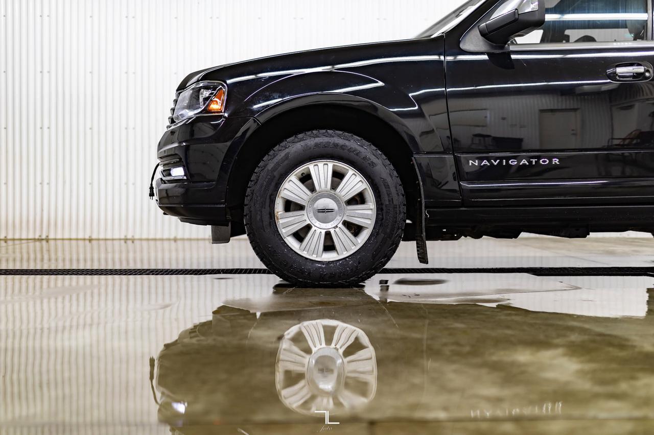 2017 Lincoln Navigator AWD Select Leather Roof Nav BCam Red Deer AB