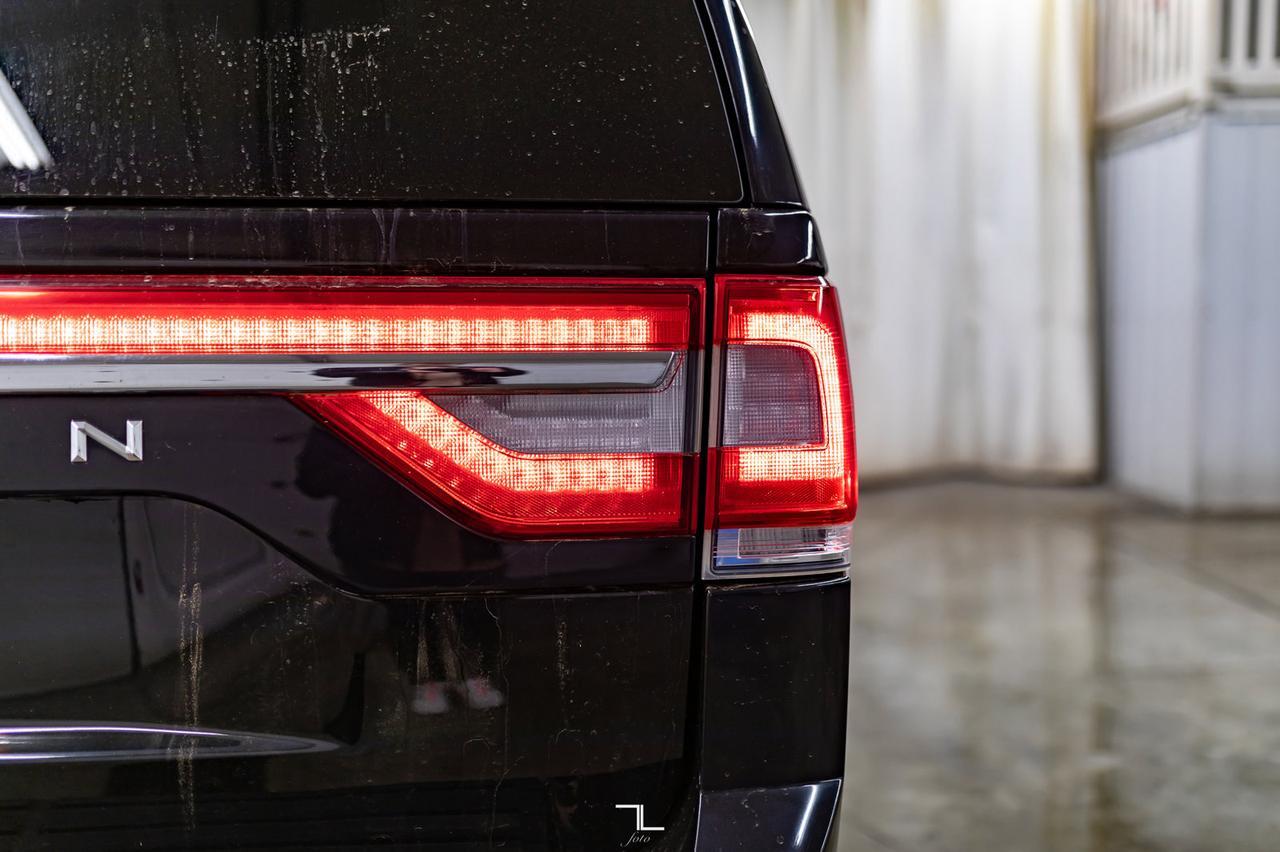 2017 Lincoln Navigator AWD Select Leather Roof Nav BCam Red Deer AB