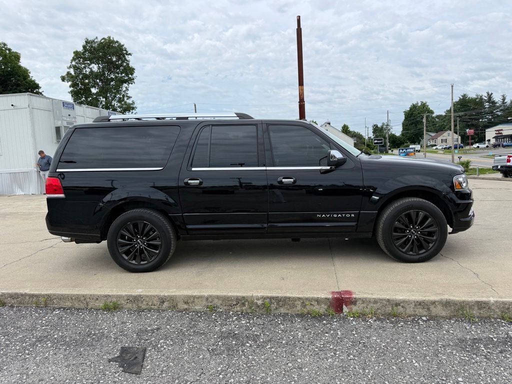 2017 Lincoln Navigator L Select Crestwood KY