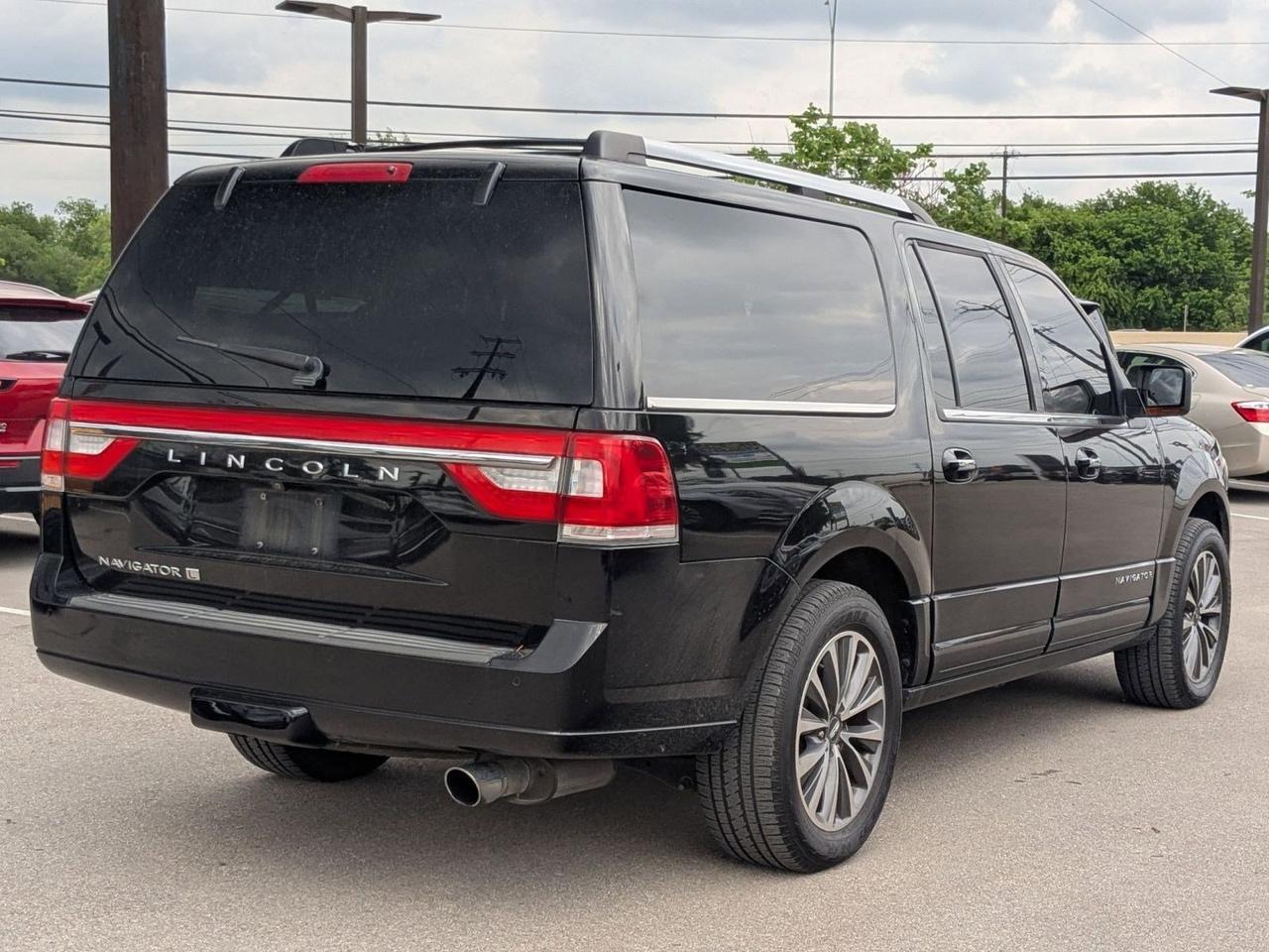2017 Lincoln Navigator L Select