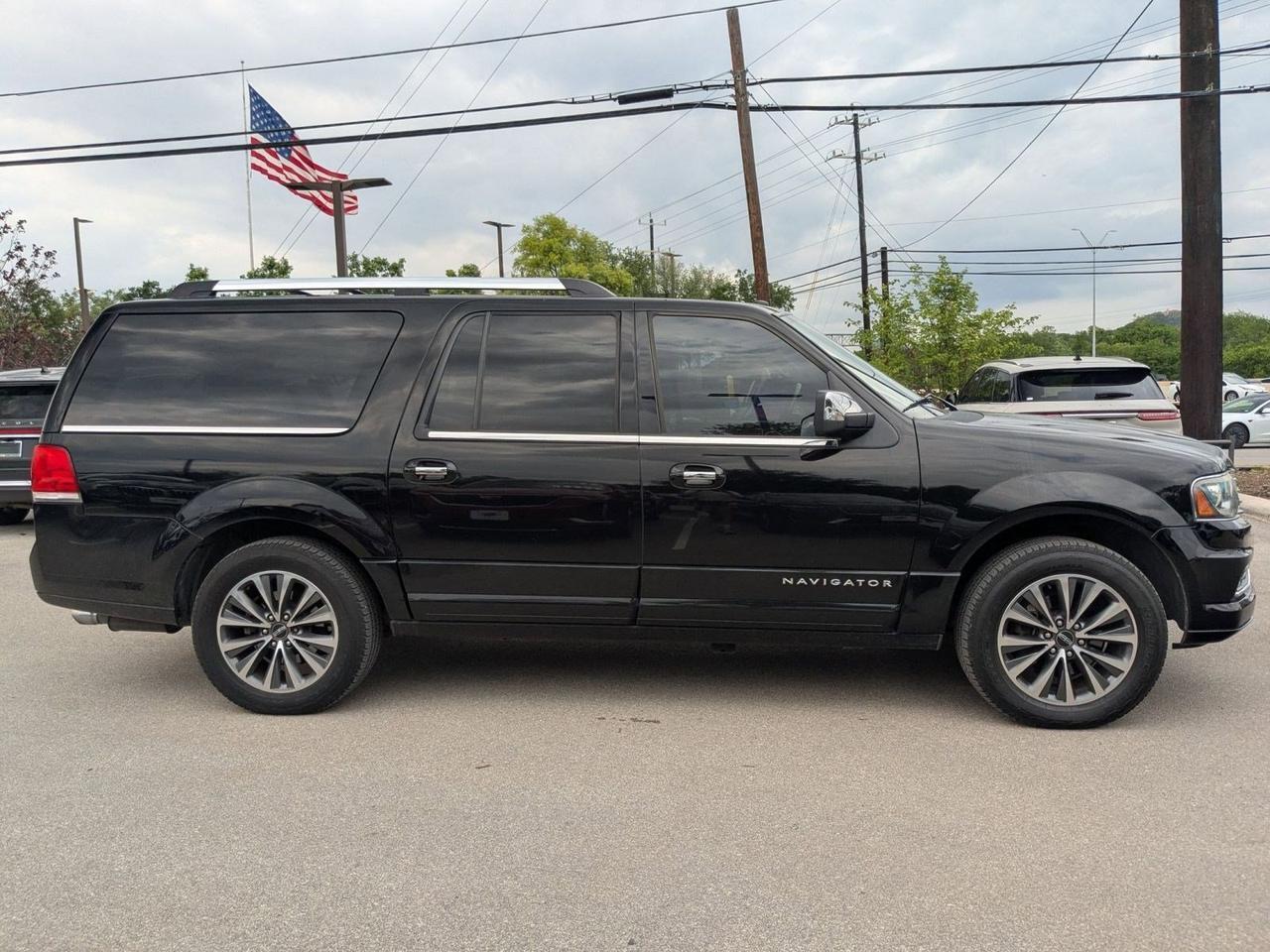 2017 Lincoln Navigator L Select