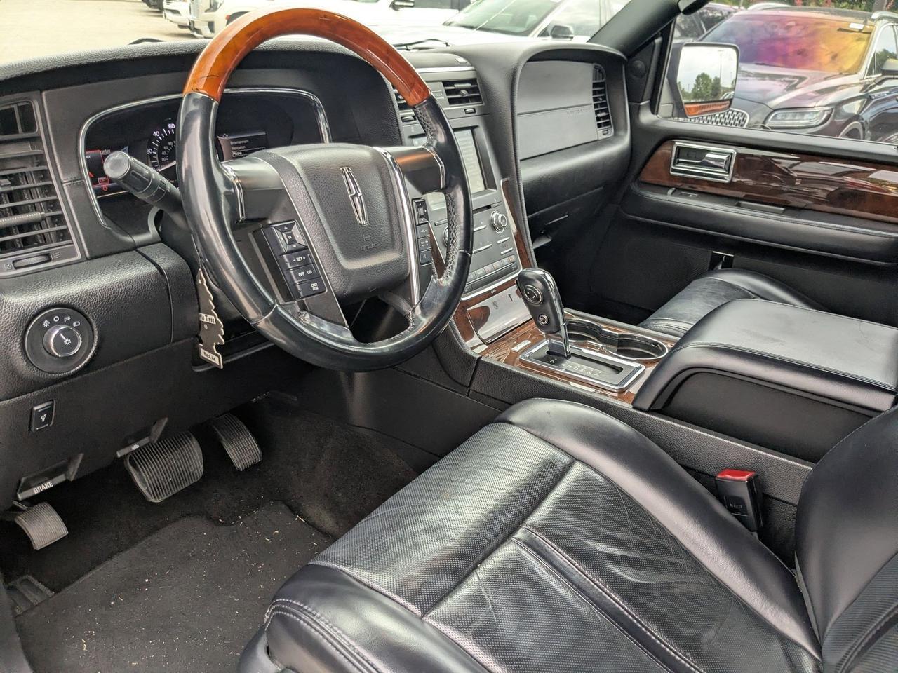 2017 Lincoln Navigator L Select