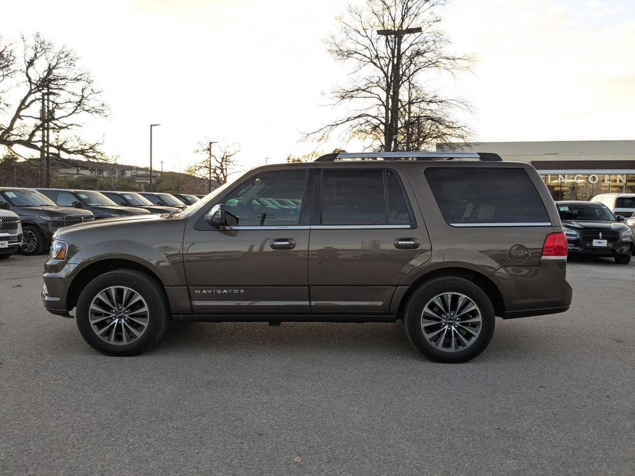 2017 Lincoln Navigator Select