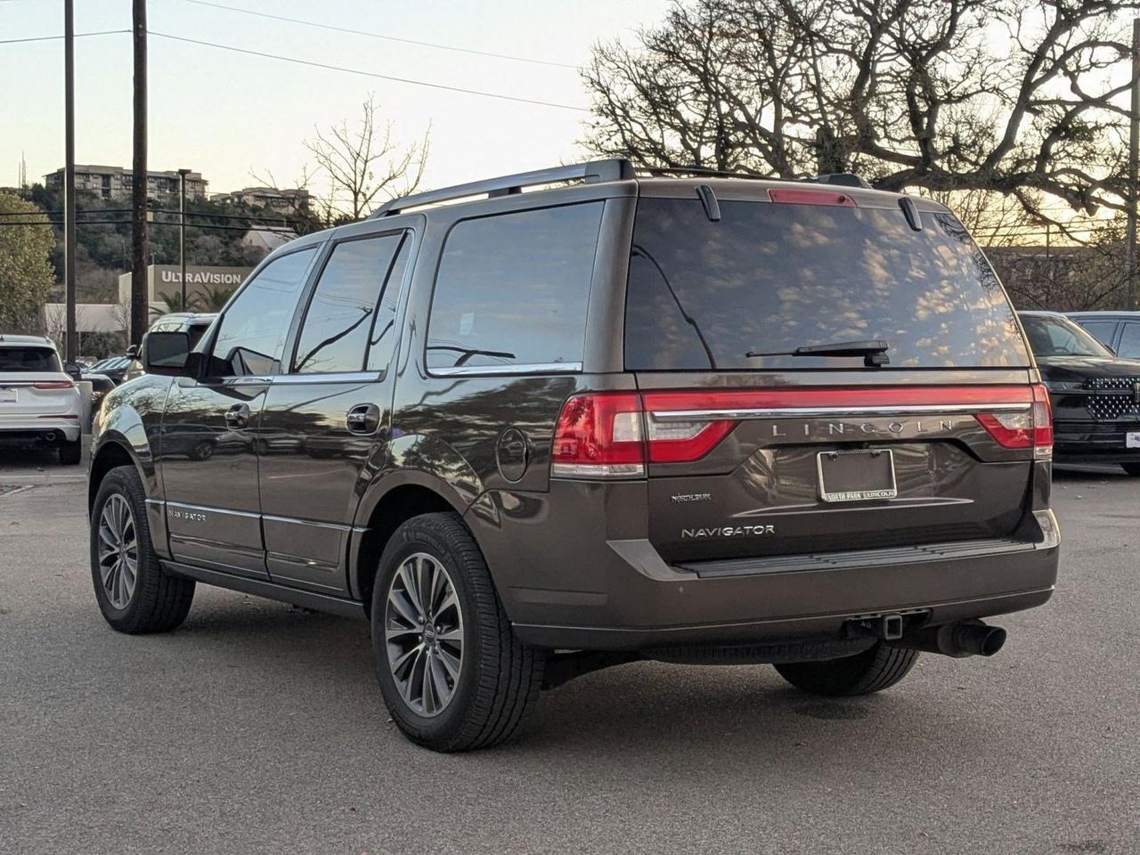 2017 Lincoln Navigator Select