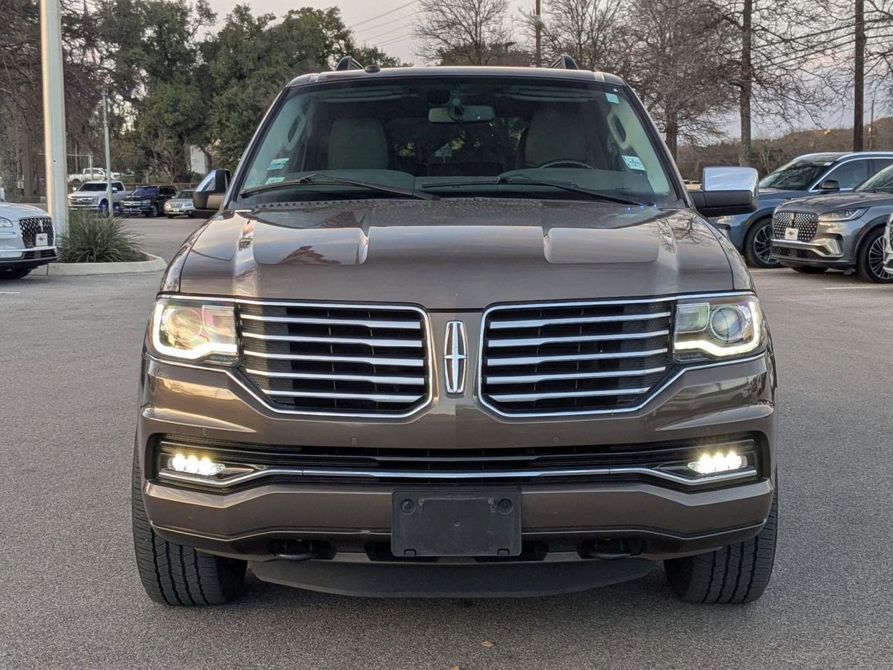 2017 Lincoln Navigator Select