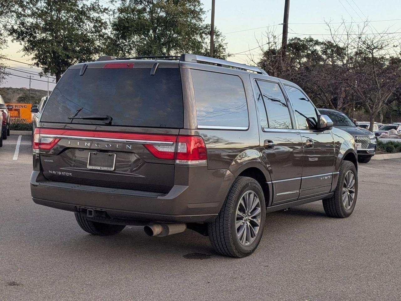 2017 Lincoln Navigator Select