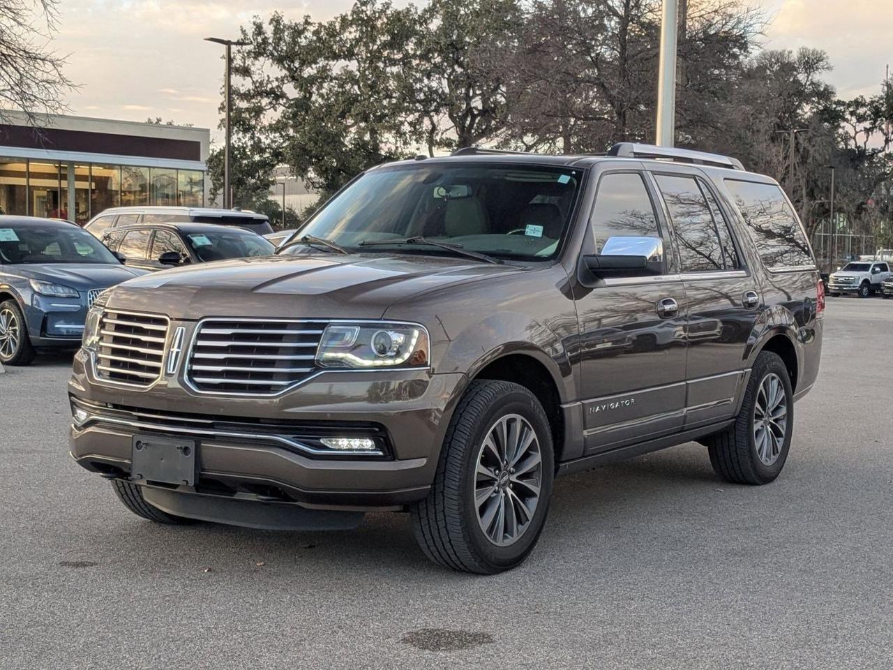 2017 Lincoln Navigator Select
