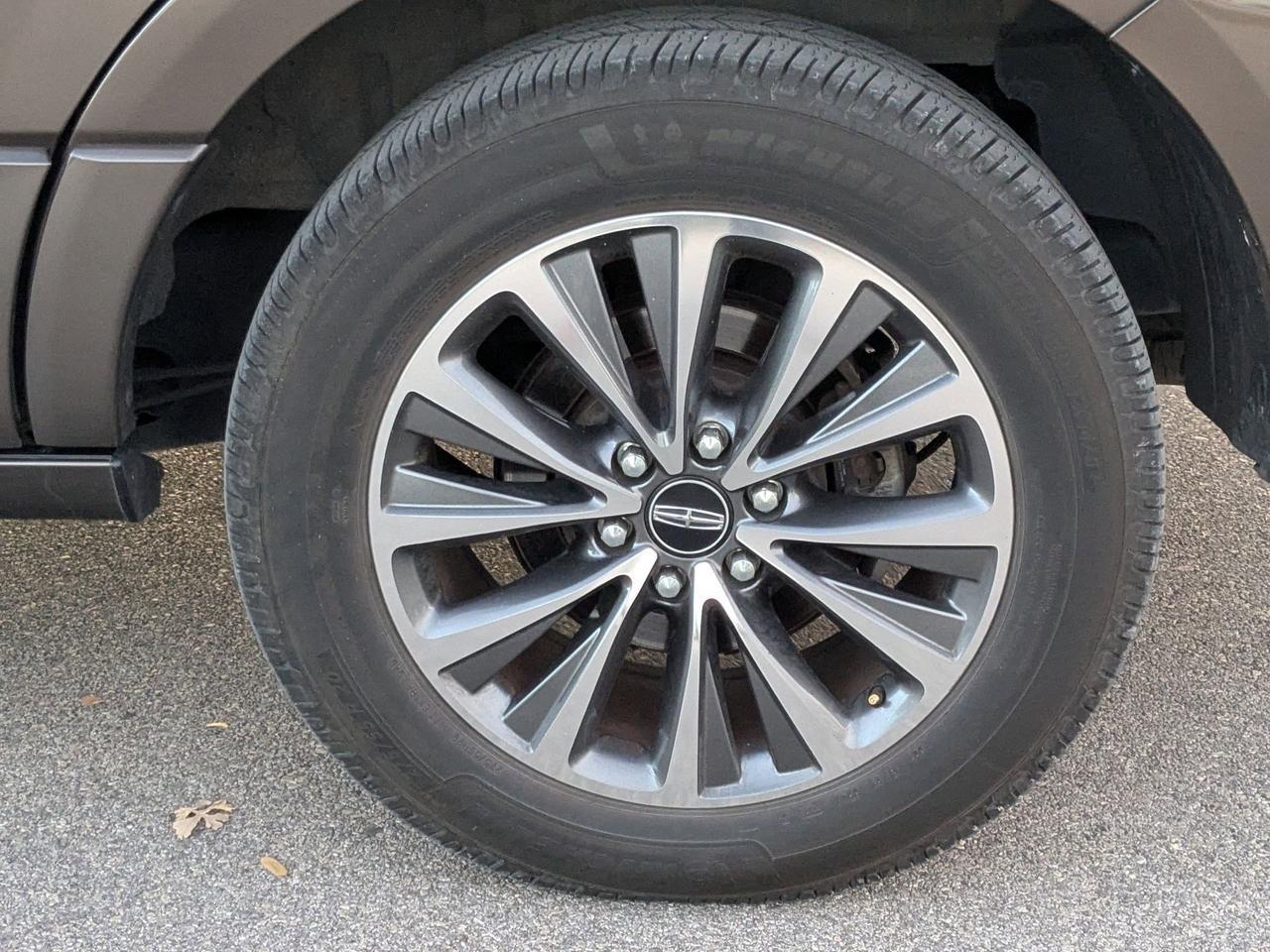 2017 Lincoln Navigator Select