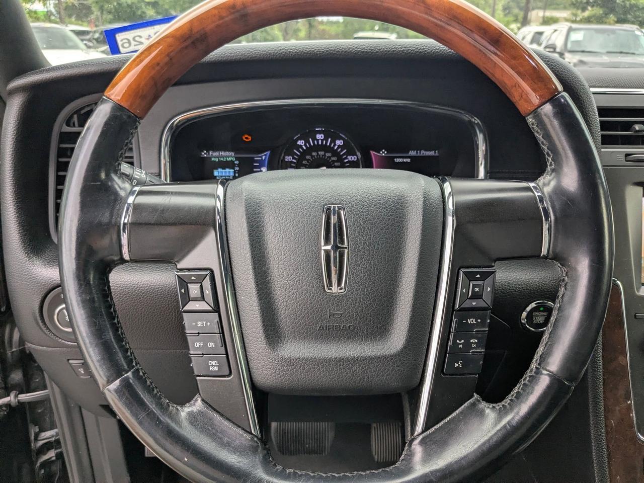 2017 Lincoln Navigator Select
