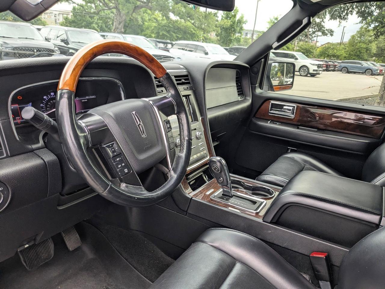 2017 Lincoln Navigator Select