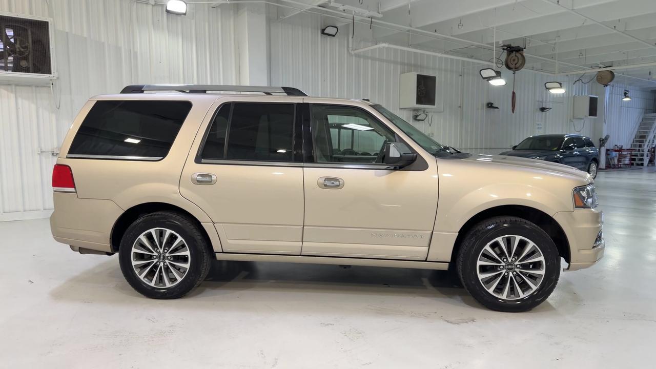 2017 Lincoln Navigator Select