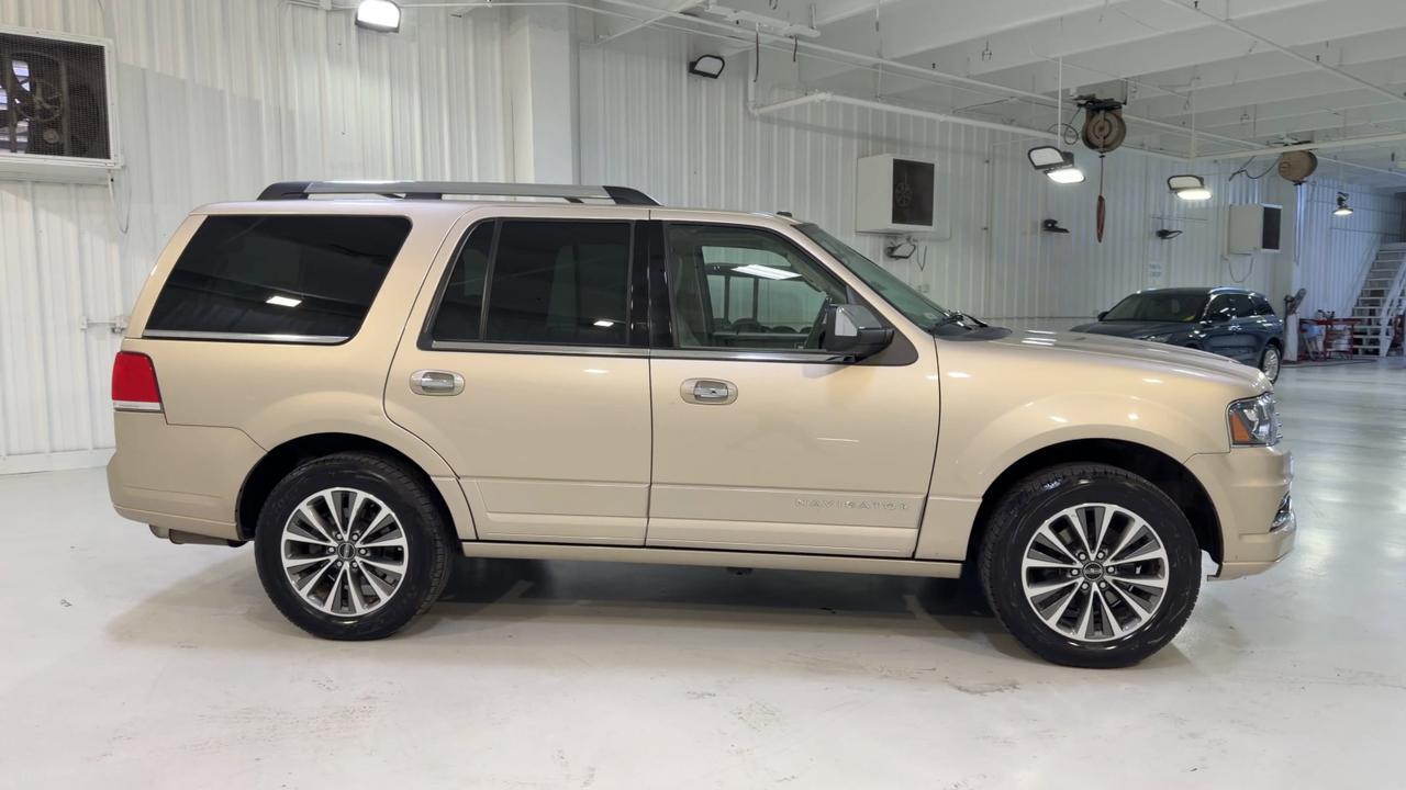 2017 Lincoln Navigator Select