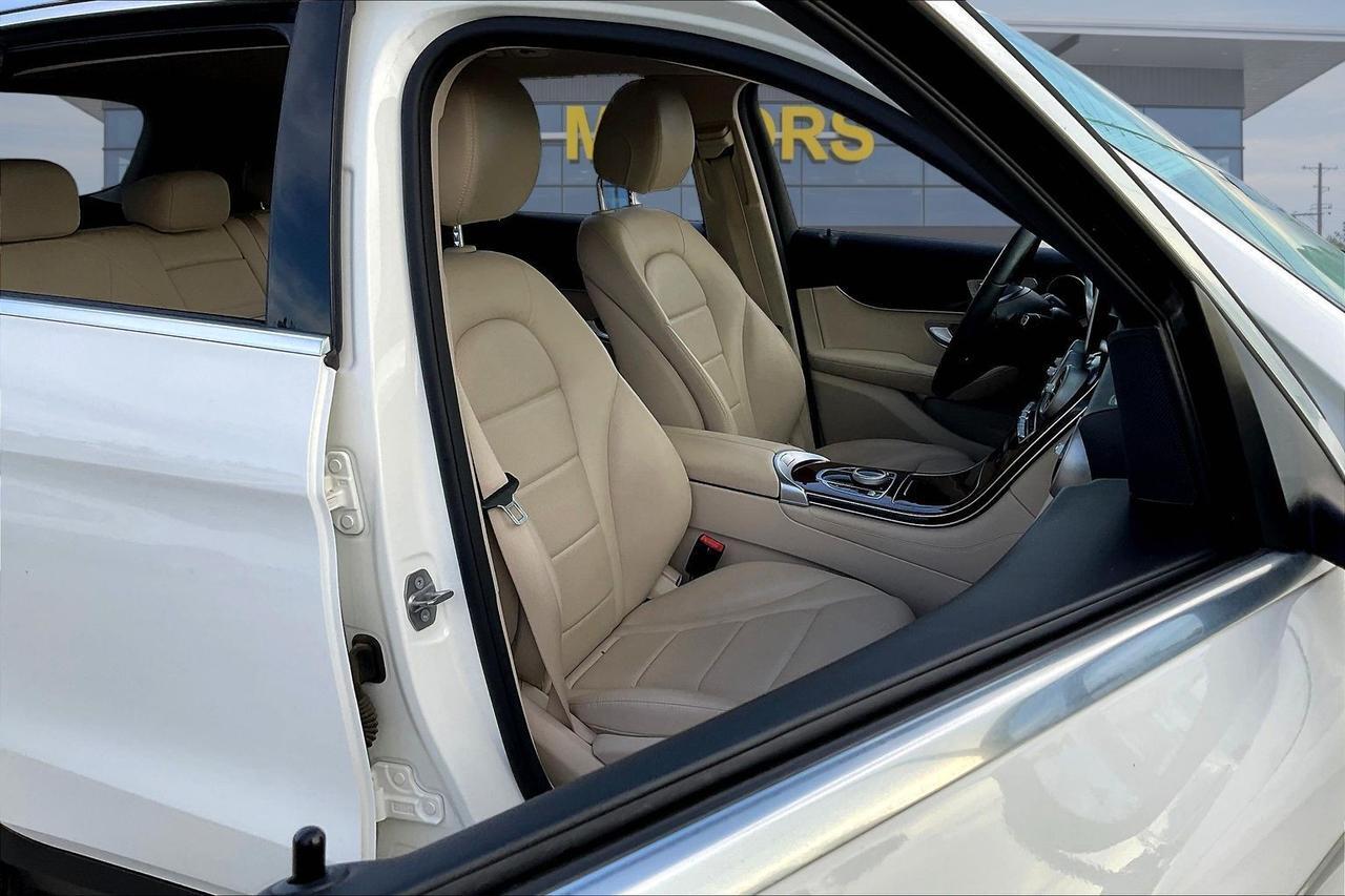 2017 MERCEDES-BENZ GLC 300 Houston TX