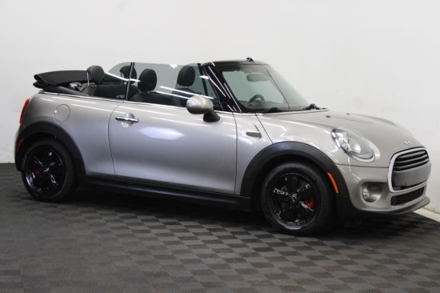 2017 MINI Cooper Convertible's photo