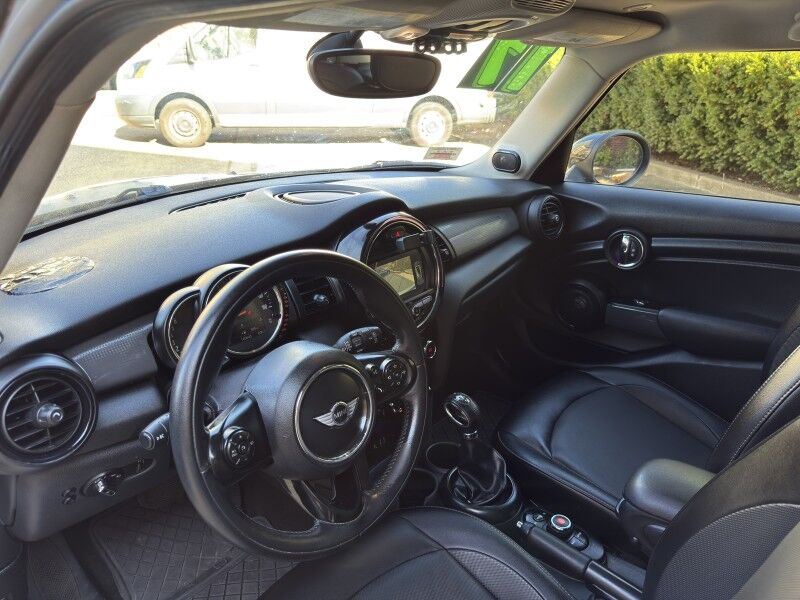 2017 MINI Cooper 4-Door Hatchback FWD Arlington VA