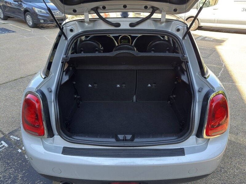 2017 MINI Cooper 4-Door Hatchback FWD Arlington VA