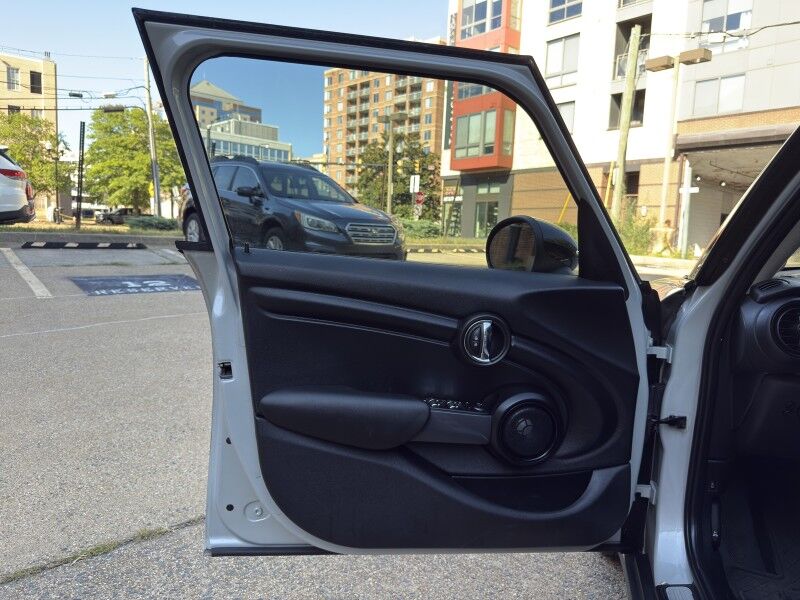 2017 MINI Cooper 4-Door Hatchback FWD Arlington VA