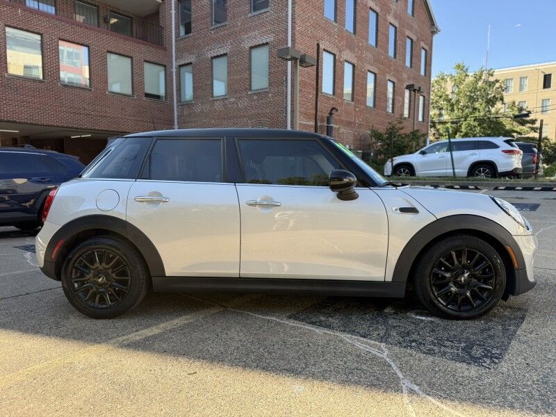 2017 MINI Cooper 4-Door Hatchback FWD Arlington VA
