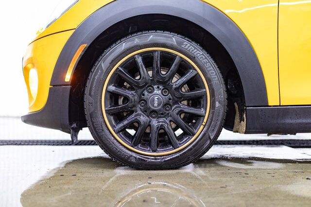 2017 MINI Cooper 5 Door Hatchback Leather Roof Nav Red Deer AB