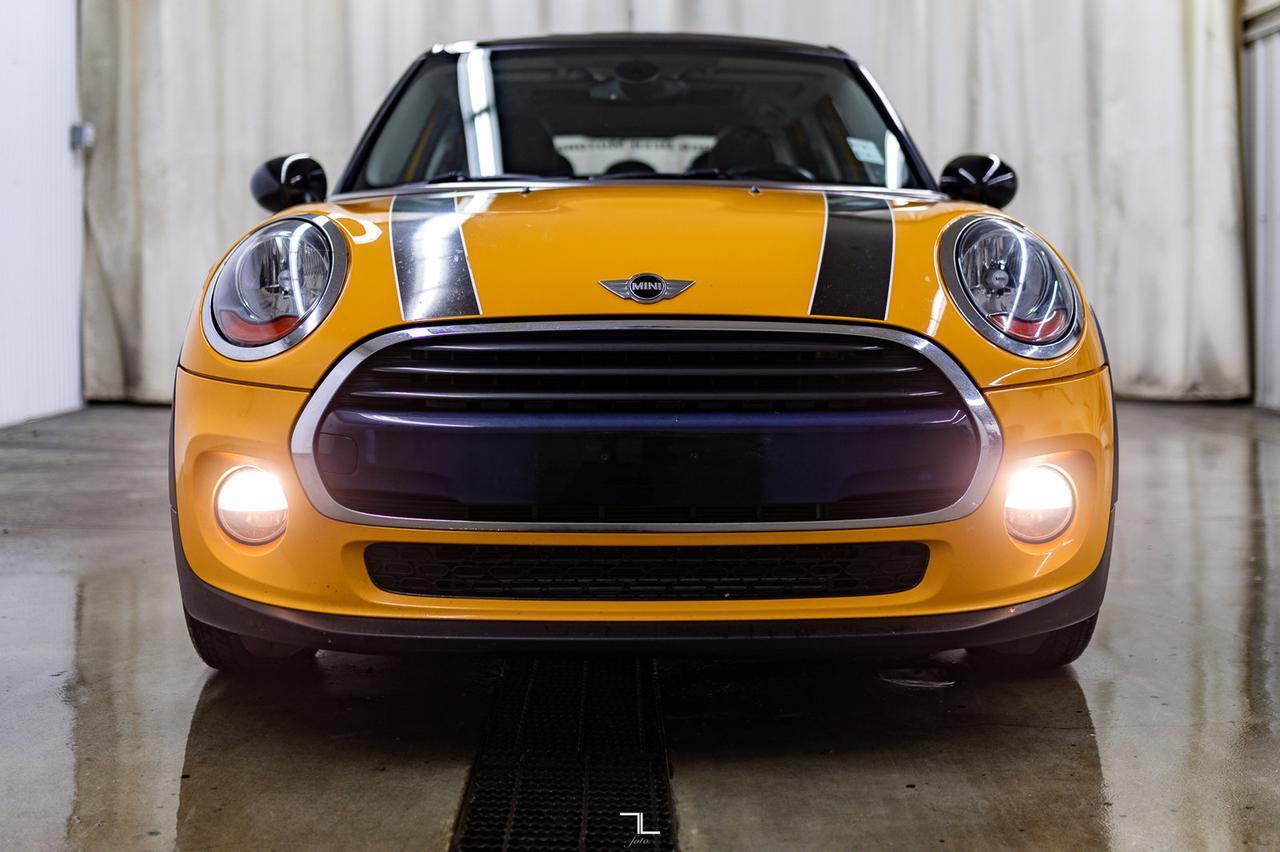 2017 MINI Cooper 5 Door Hatchback Leather Roof Nav Red Deer AB