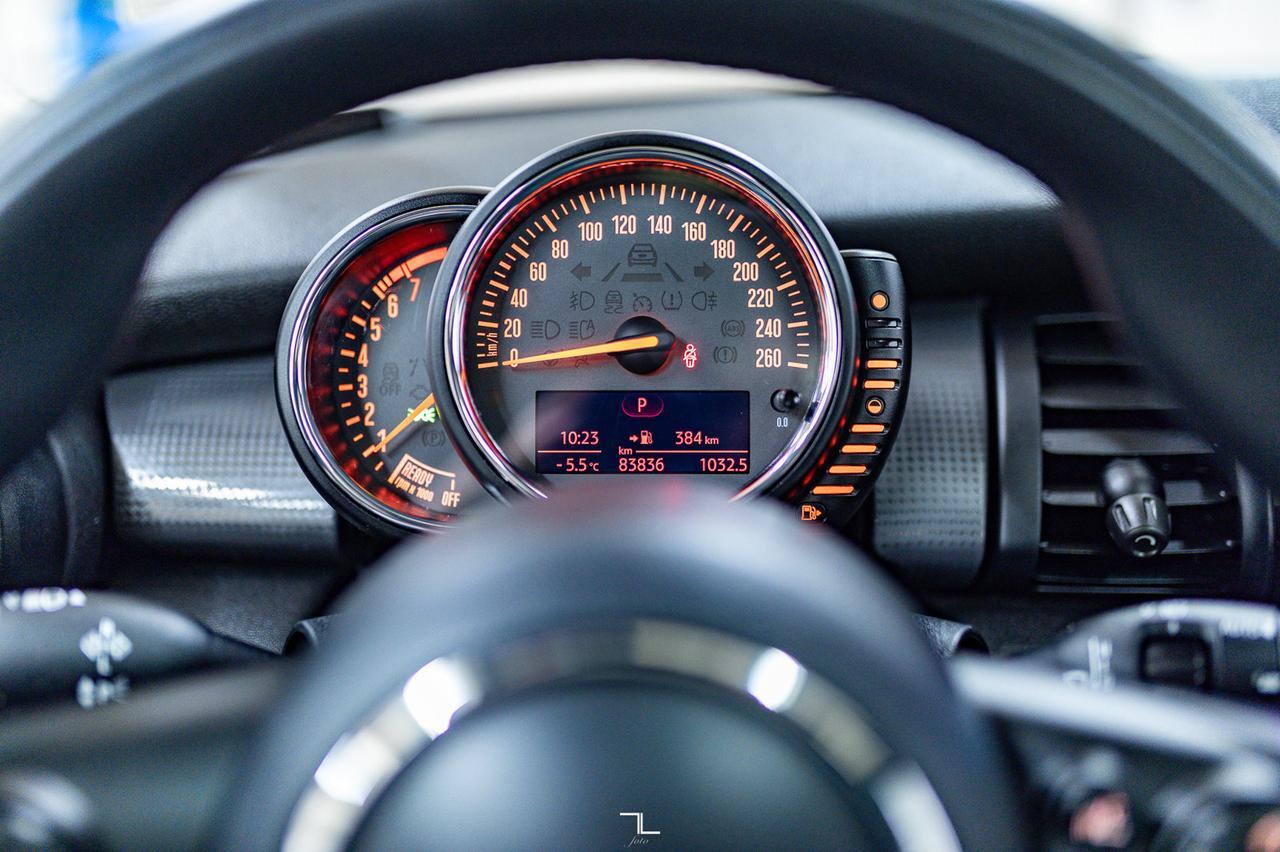 2017 MINI Cooper 5 Door Hatchback Leather Roof Nav Red Deer AB