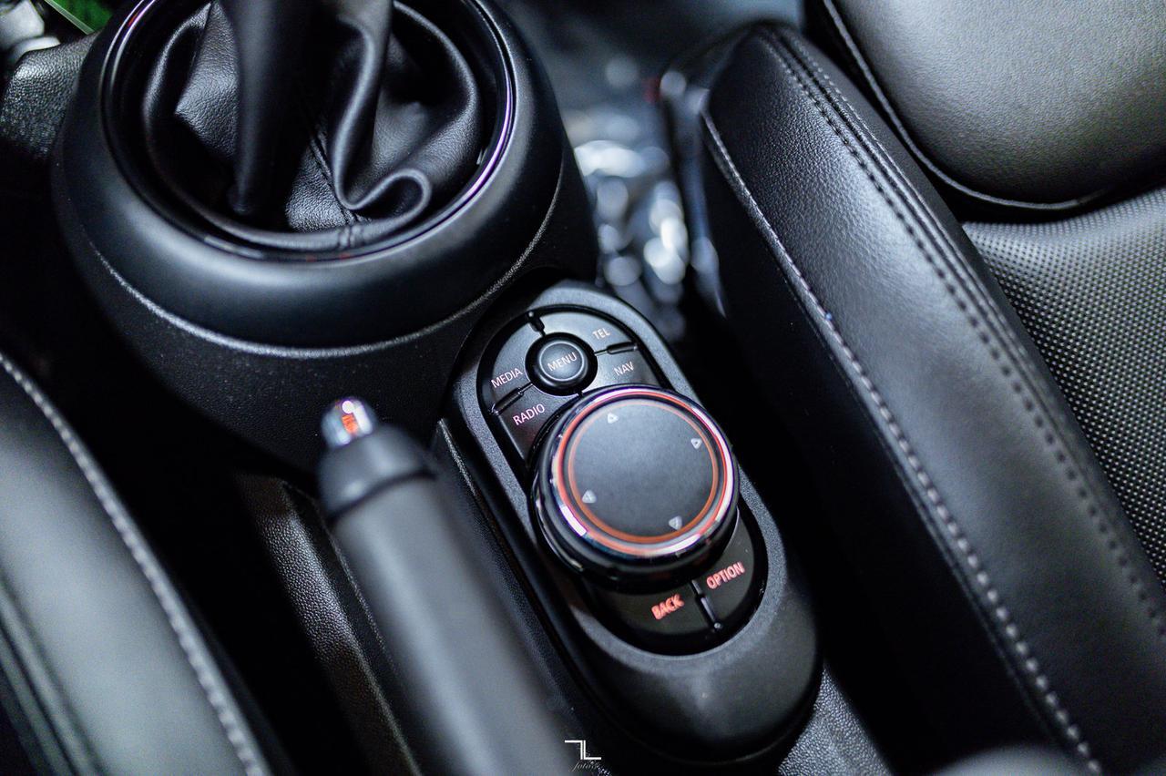 2017 MINI Cooper 5 Door Hatchback Leather Roof Nav Red Deer AB