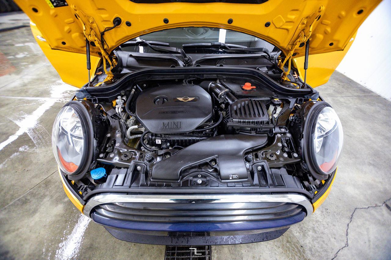 2017 MINI Cooper 5 Door Hatchback Leather Roof Nav Red Deer AB