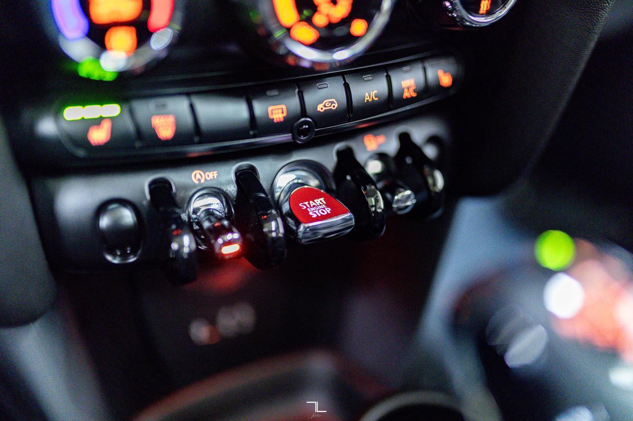 2017 MINI Cooper 5 Door Hatchback Leather Roof Nav Red Deer AB