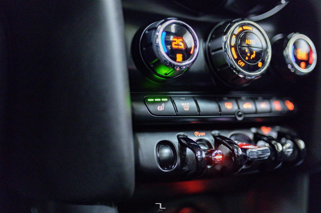 2017 MINI Cooper 5 Door Hatchback Leather Roof Nav Red Deer AB