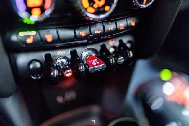 2017 MINI Cooper 5 Door Hatchback Leather Roof Nav Red Deer AB