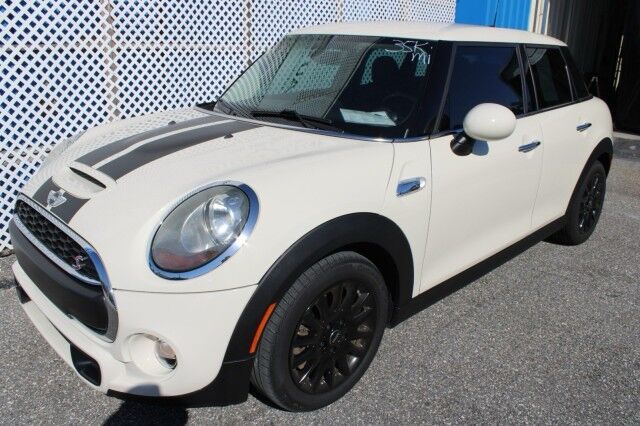 2017 MINI Hardtop S Cooper S 4 Door