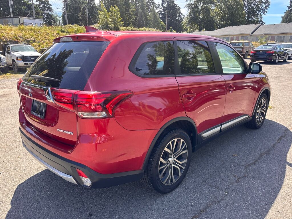 2017 MITSUBISHI OUTLANDER ES Des Moines WA