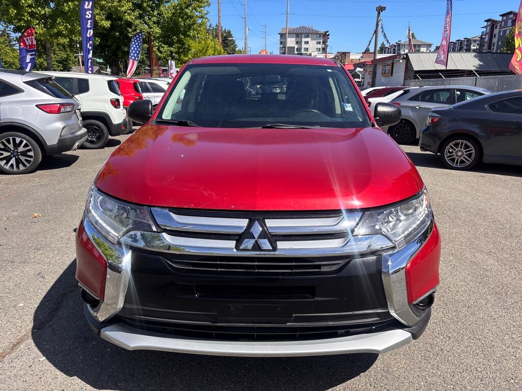2017 MITSUBISHI OUTLANDER ES Des Moines WA