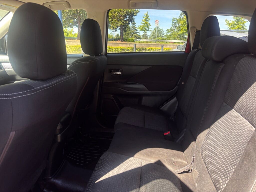 2017 MITSUBISHI OUTLANDER ES Des Moines WA