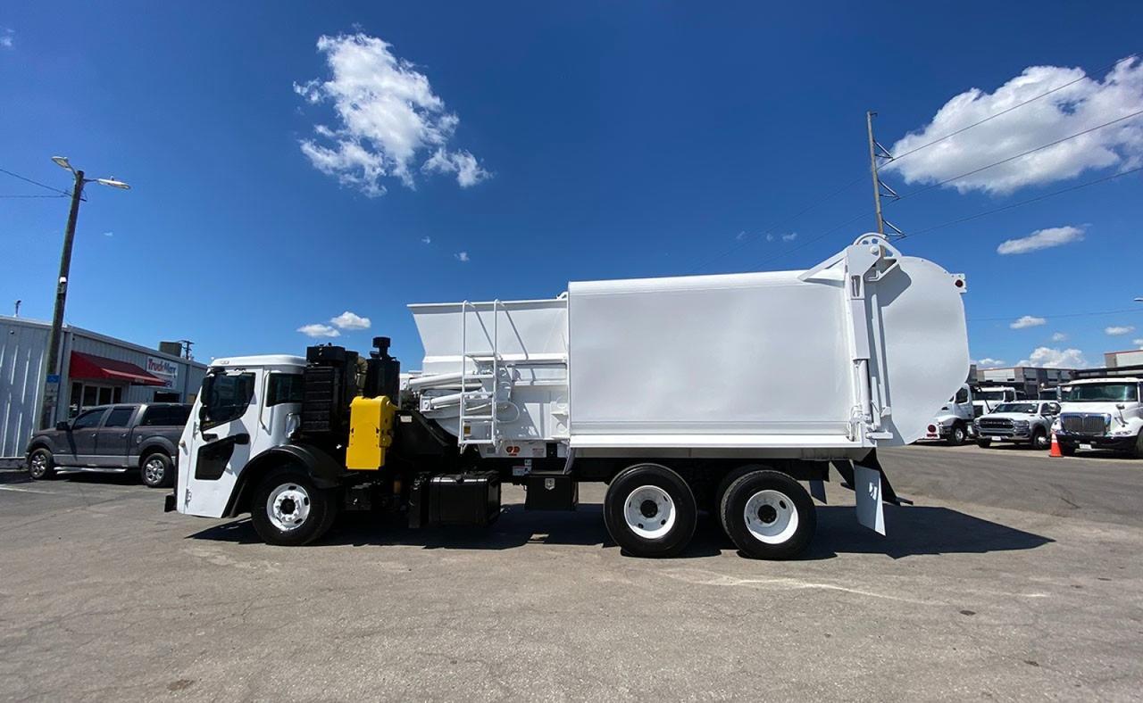 2017 Mack LR613 31 yd Dadee Scorpion Side Loader Garbage Truck Tampa FL