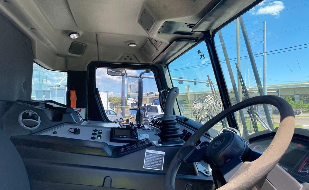 2017 Mack LR613 31 yd Dadee Scorpion Side Loader Garbage Truck Tampa FL