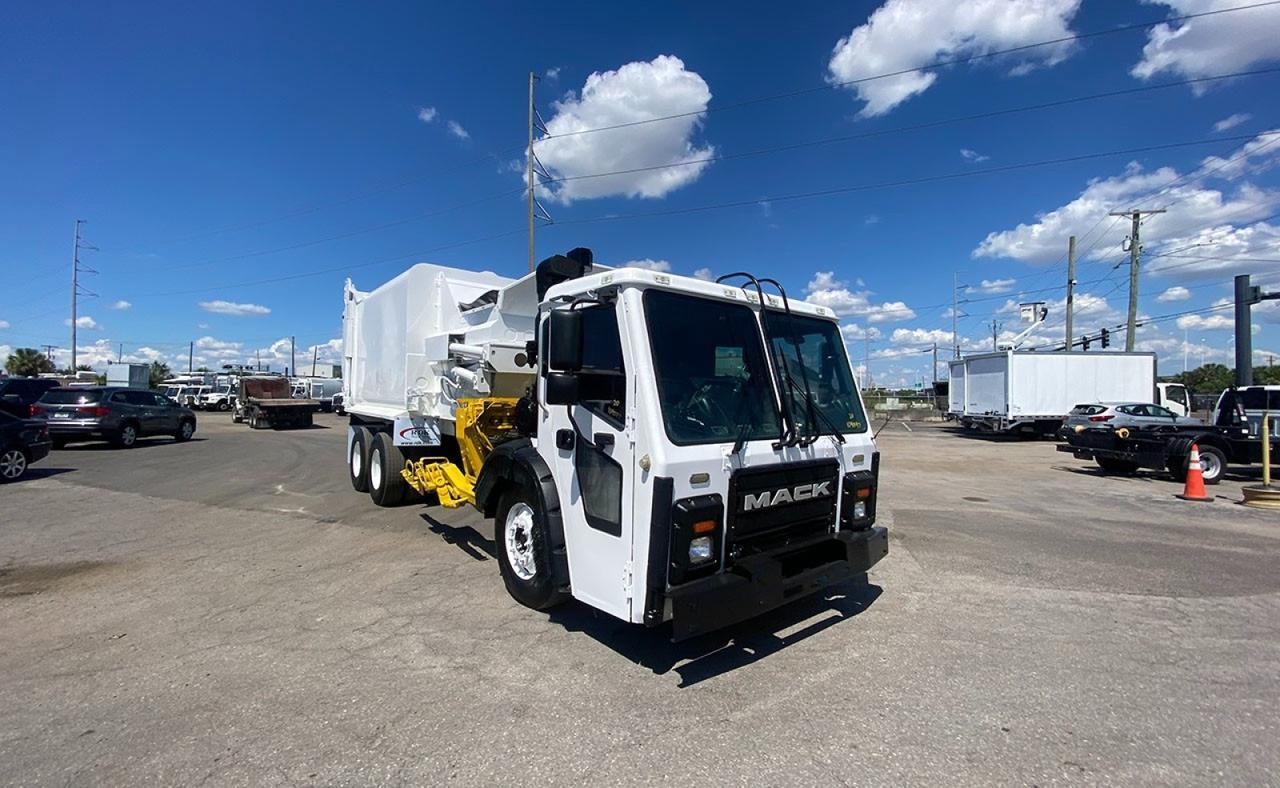 2017 Mack LR613 31 yd Dadee Scorpion Side Loader Garbage Truck Tampa FL