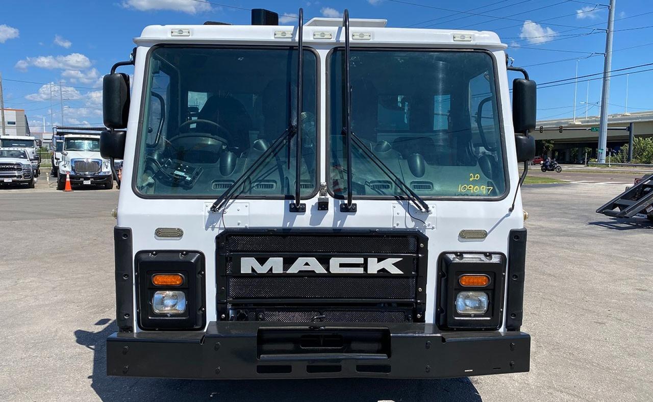2017 Mack LR613 31 yd Dadee Scorpion Side Loader Garbage Truck Tampa FL