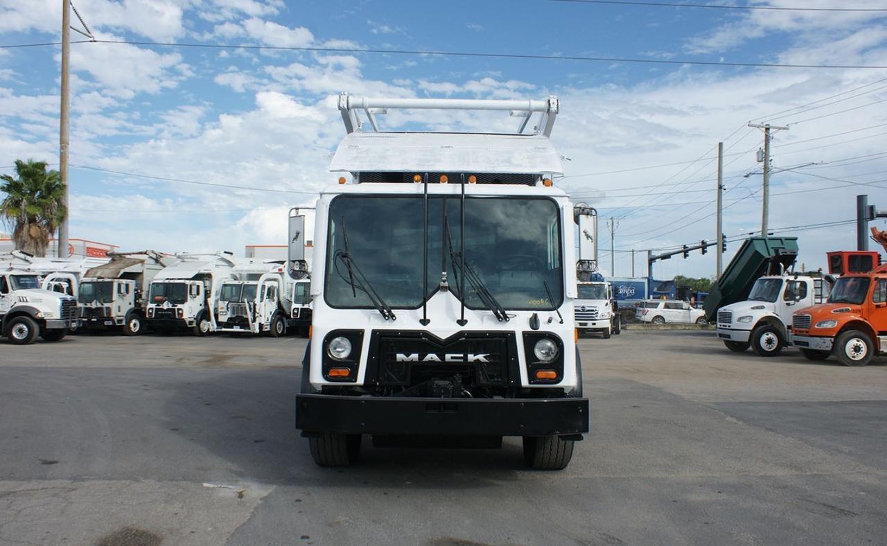 2017 Mack MRU613 40 Yard New way Front Loader Garbage Truck Tampa FL