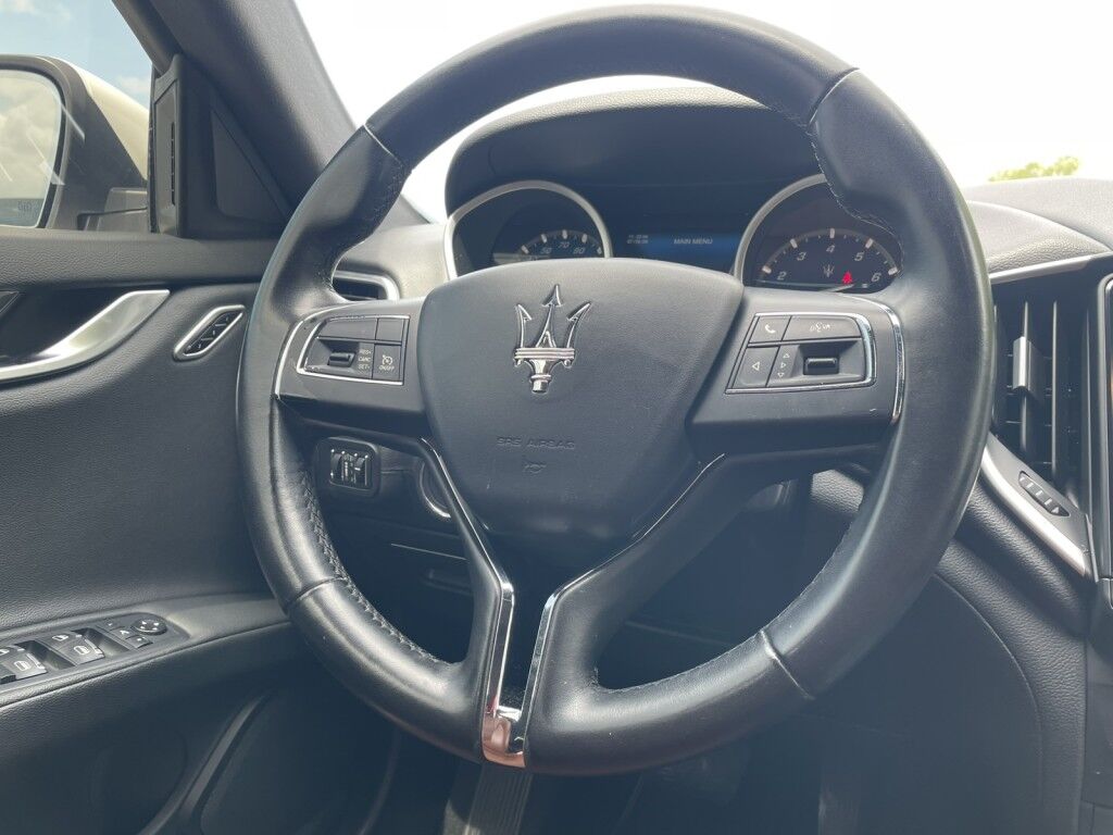 2017 Maserati Ghibli ONLINE FINANCE~BLUETOOTH~CRUISE CONTROL~HEATED & LEATHER SEATS~MOONROOF / SUNROOF Sarasota FL