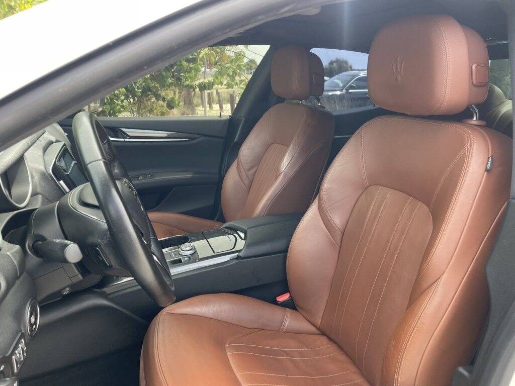 2017 Maserati Ghibli ONLINE FINANCE~BLUETOOTH~CRUISE CONTROL~HEATED & LEATHER SEATS~MOONROOF / SUNROOF