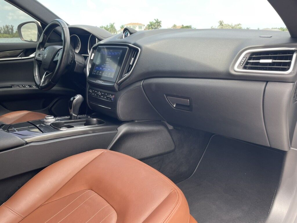 2017 Maserati Ghibli ONLINE FINANCE~BLUETOOTH~CRUISE CONTROL~HEATED & LEATHER SEATS~MOONROOF / SUNROOF Sarasota FL
