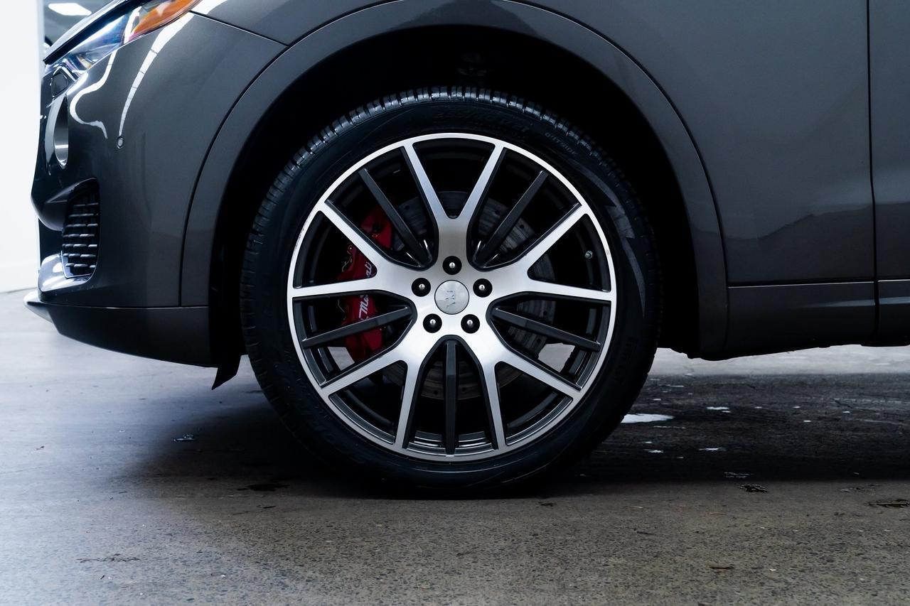 2017 Maserati Levante S Vented 12-Way Power Front Bucket Seats Harman/Kard Portland OR