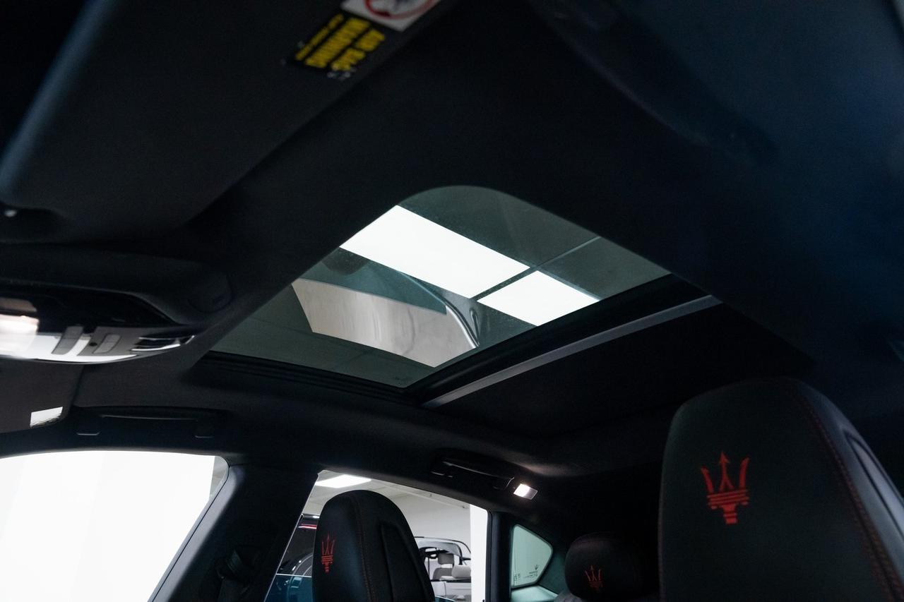 2017 Maserati Levante S Vented 12-Way Power Front Bucket Seats Harman/Kard Portland OR