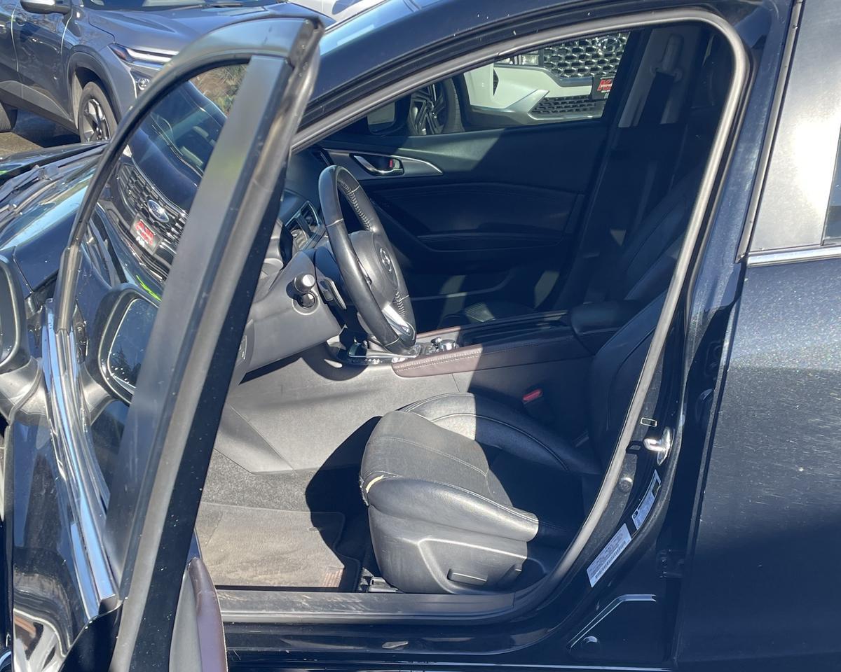 2017 Mazda MAZDA3 Grand Touring Hatchback 4D Port Orchard WA