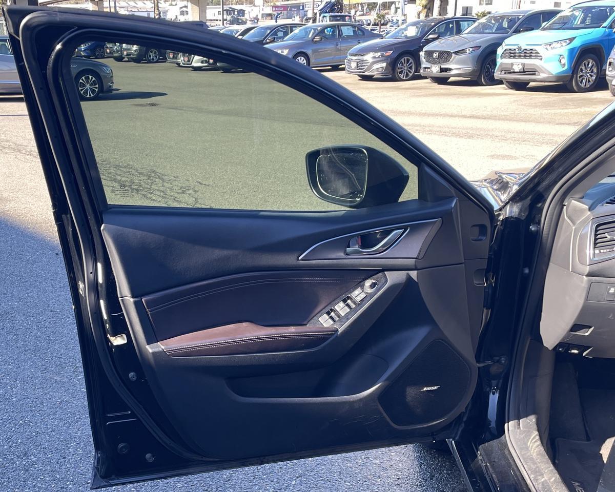 2017 Mazda MAZDA3 Grand Touring Hatchback 4D Port Orchard WA