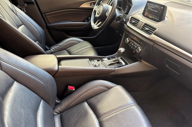 2017 Mazda Mazda3 4-Door Touring