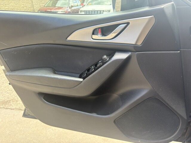 2017 Mazda Mazda3 5-Door Sport